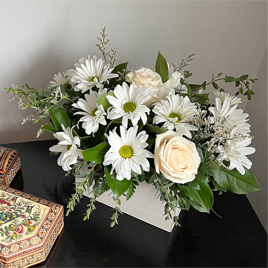 Fresh Linen Box Bouquet –  Amour Flowers, Frederick MD