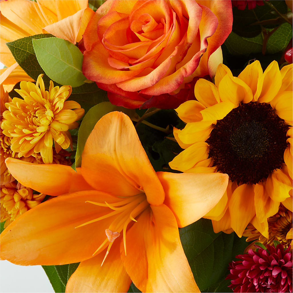 Grateful Centerpiece –  Amour Flowers, Frederick MD