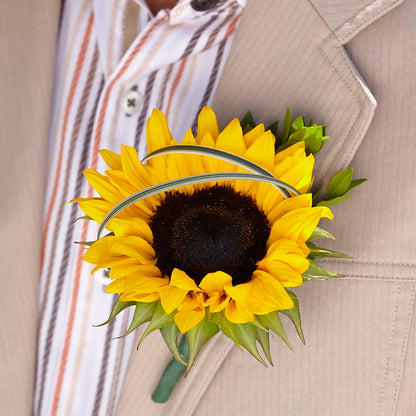 Free Spirit Boutonniere –  Amour Flowers, Frederick MD